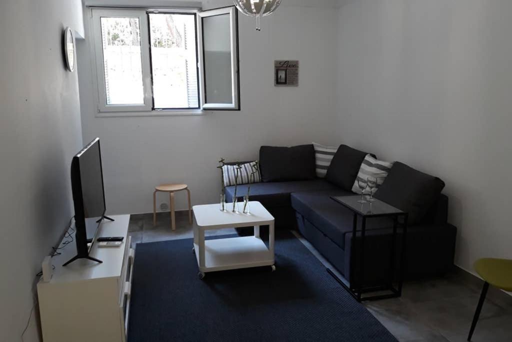 Cozy Apartment For 4 In Kolonaki, Lycabettus Athens Exterior photo